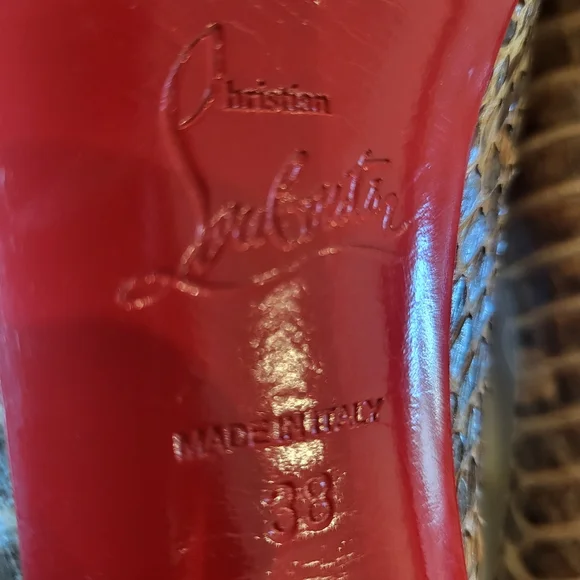 ๐ Christian Louboutin Women Italian Snakeskin Heel ๐ - Picture 4 of 6